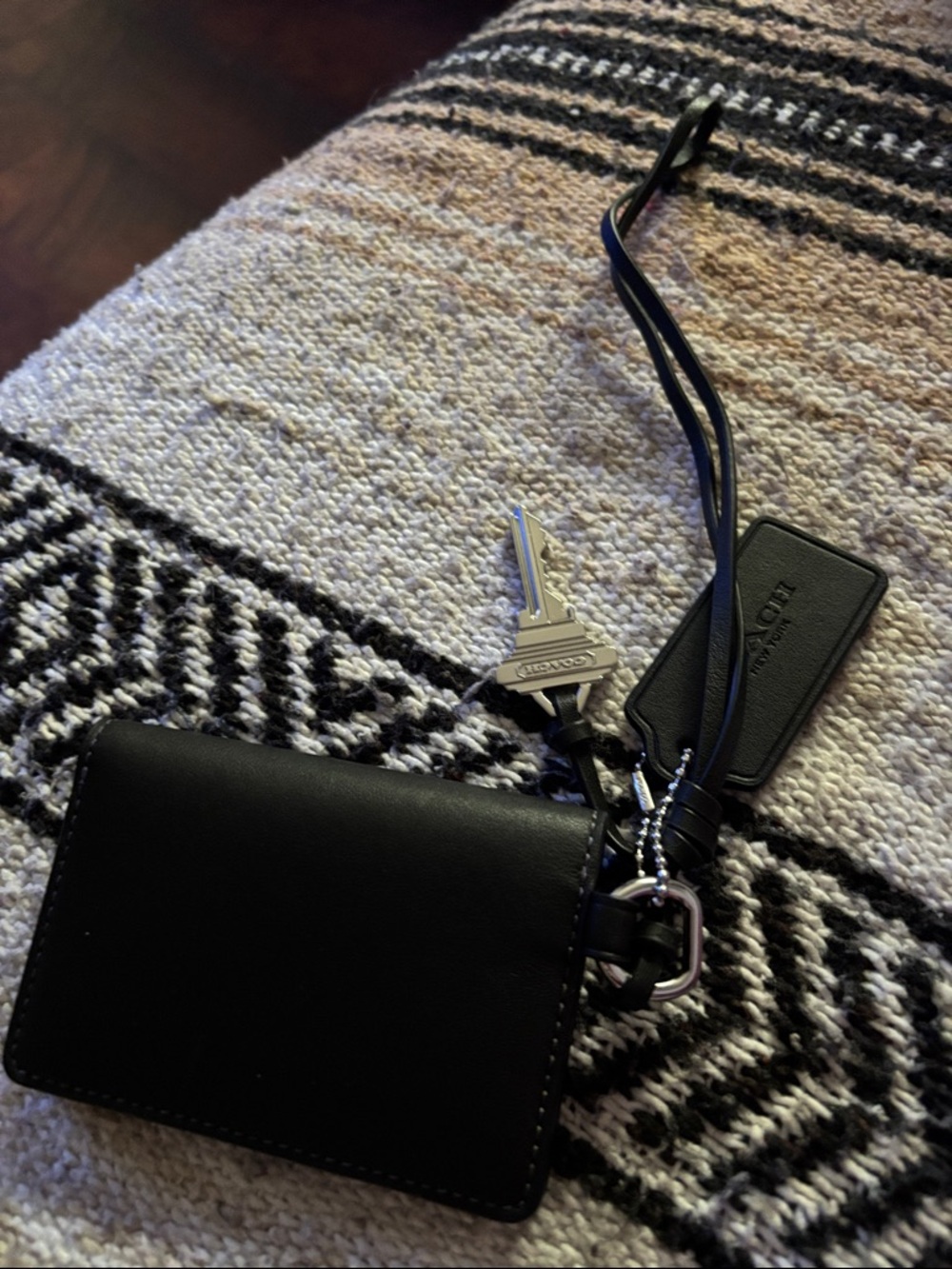 Coach Black Leather Card Holder with Key  charm and hang tag on Loop - Picture 7 of 7